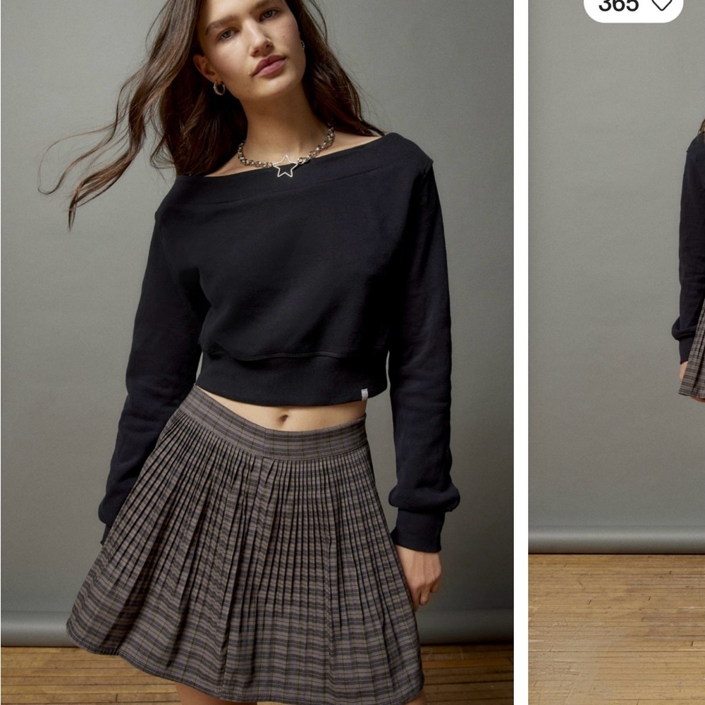 Black boatneck crop sweatsh by UO